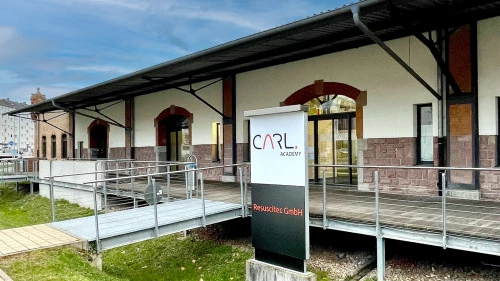 CARL Academy Gebaeude aussen